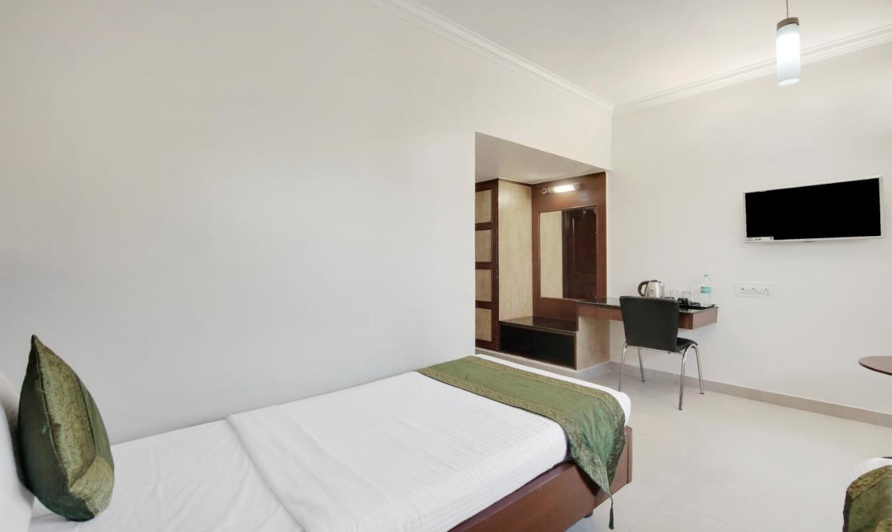 Treebo Trend President Suites Bangalore Bagian luar foto