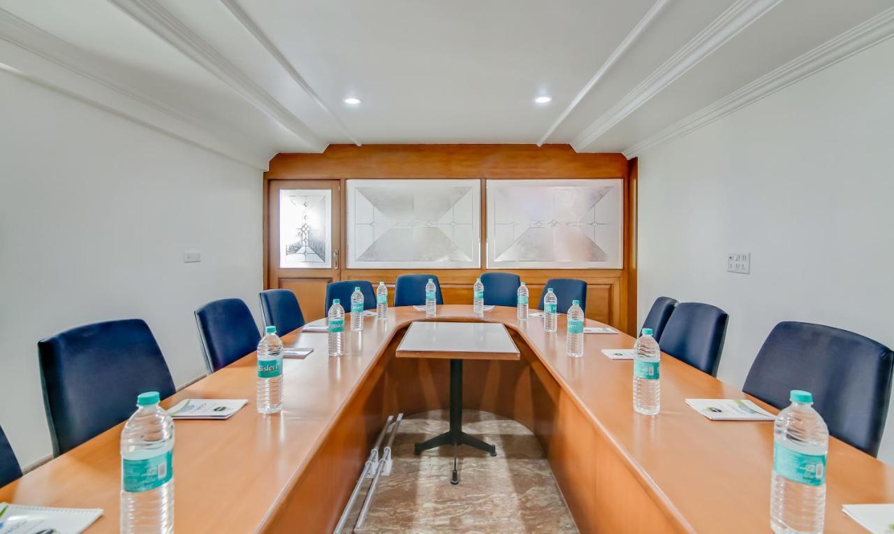Treebo Trend President Suites Bangalore Bagian luar foto